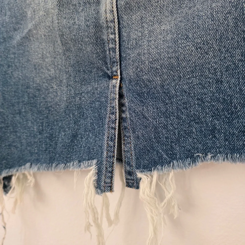 H&M Distressed Medium Wash Denim Mini Skirt - Size 4